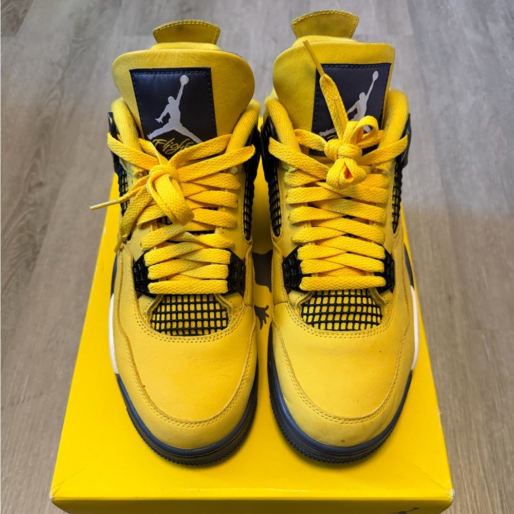 Jordan 4 Retro Lightening Sz 8 - Picture 2 of 7